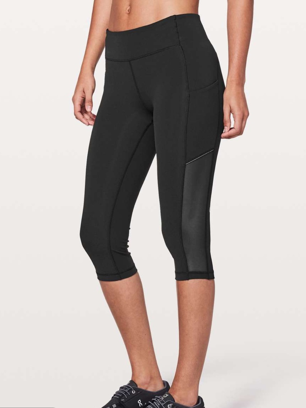 LULULEMON |  Speed Up Crop *Mesh 21"
Black | 12
